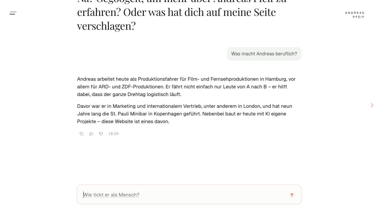 Eine Frage im Eingabefeld und die Antwort des digitalen Gastgebers darunter